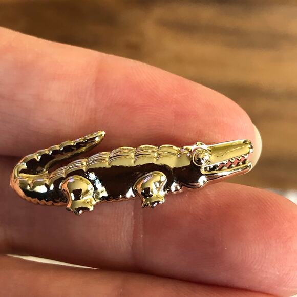 Vintage Gold Tone Alligator Brooch Pin Small Lapel Animal Jewelry 80s 90s 1.1" - Picture 1 of 4